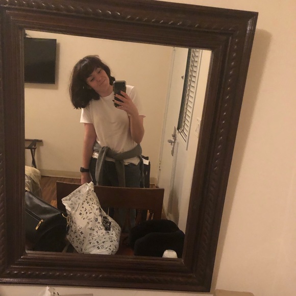 Meet your Posher, Elise - Picture 1 of 1